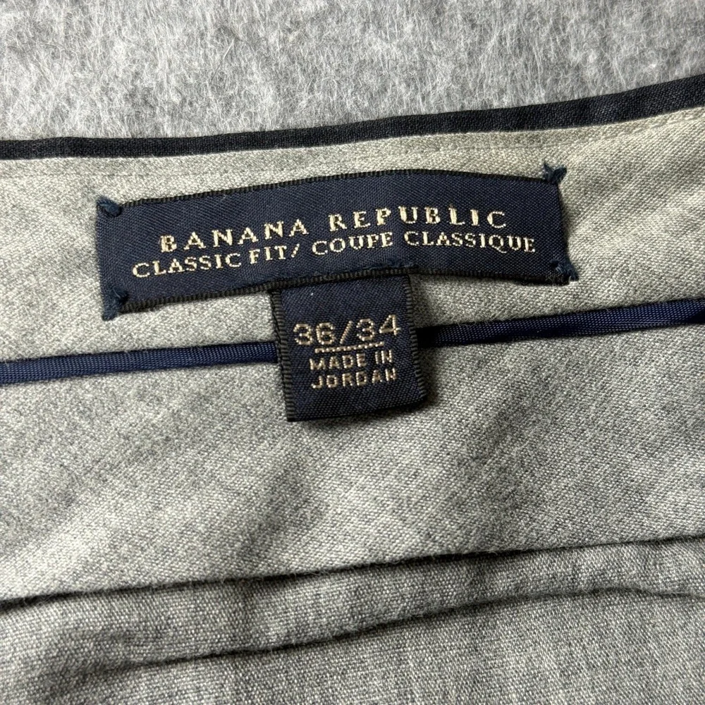 Banana Republic Mens Dress Pants 37x32 Classic‎ Fit Wool Blend Navy Micro Stripe
